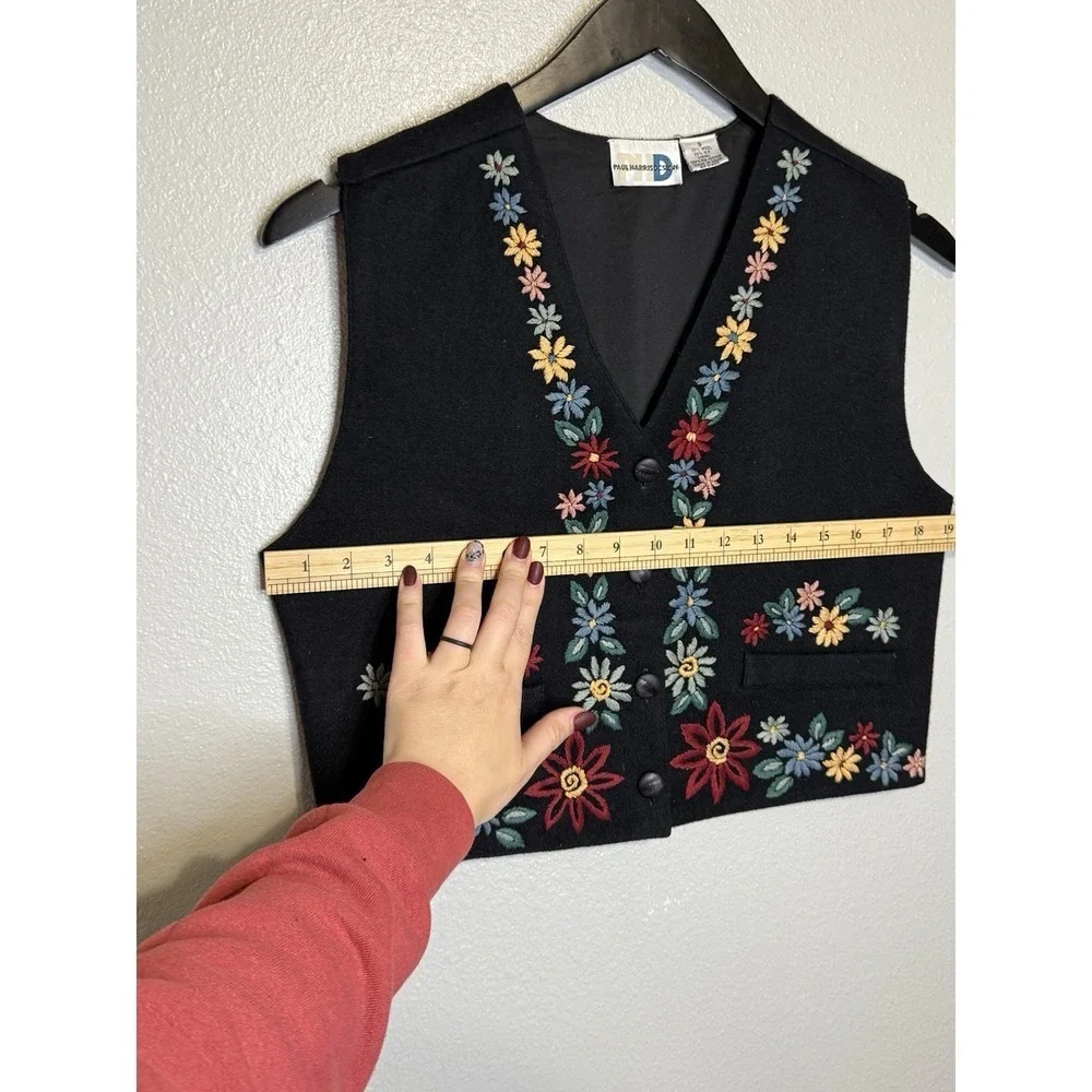 Vintage Paul Harris Floral Embroidered Black Wool Vest Womens Small Grandma Core - Picture 3 of 6